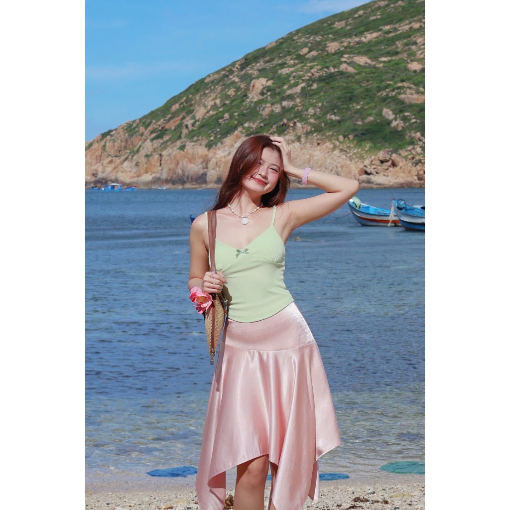 Áo 2 dây basic đính nơ chất thun giấy ôm body La Boutique SS26 - AT009-2605LAT | BigBuy360 - bigbuy360.vn