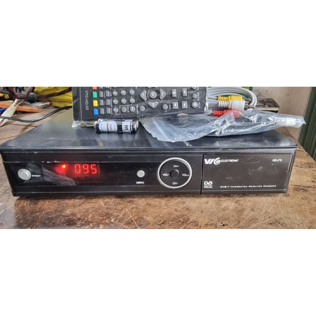 Đầu thu chảo vệ tinh VICelectronic HD-F5 FULL HD DV3 T2 H.264 màu đen đầu củ sài tốt hết như hình,đủ