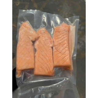 VÂY, ỨC , LƯỜN , VỤN CÁ HỒI . khay 500g. (giao hỏa tốc)