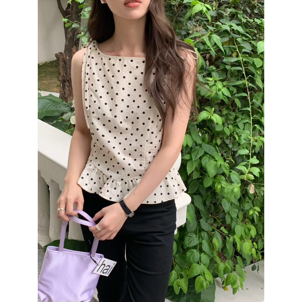 [ Room90 ] Áo sát nách chấm bi nơ vai viền bèo 9831
