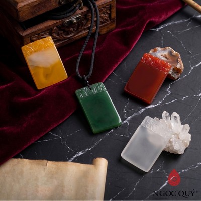 Mặt dây chuyền ngọc bội - vô sự bài đá mã não - Ngọc Quý