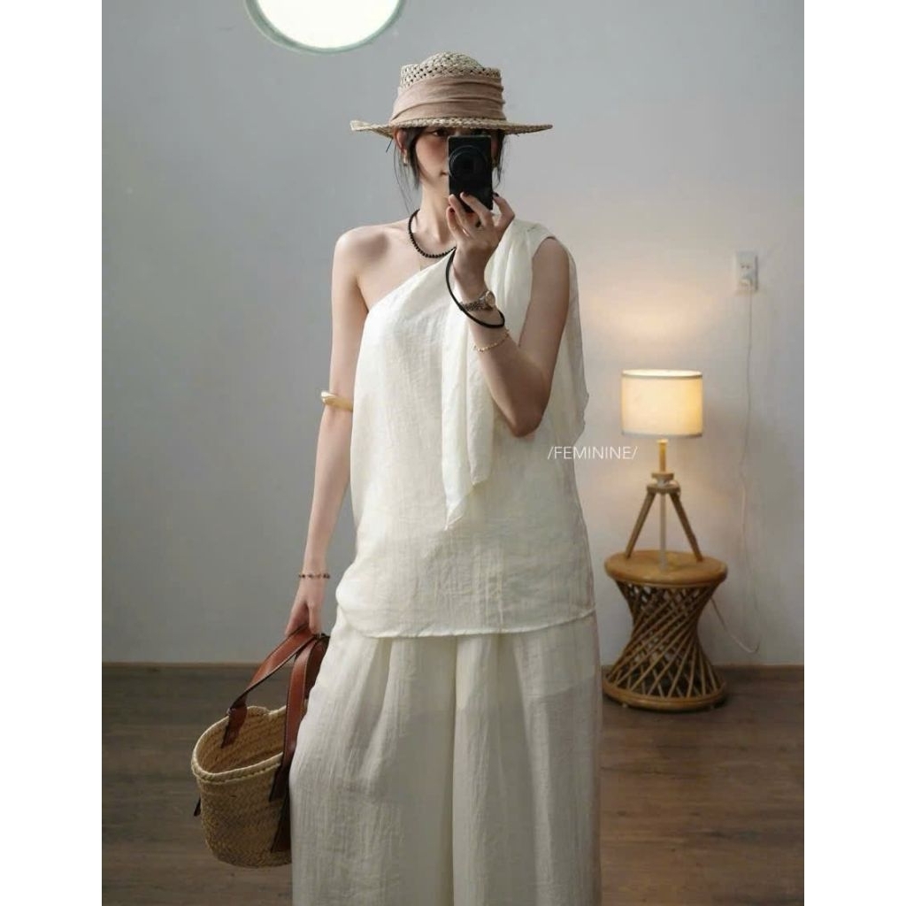 𝐀𝐁𝐎𝐔𝐓 𝐌𝐎𝐎𝐍 set lệch vai