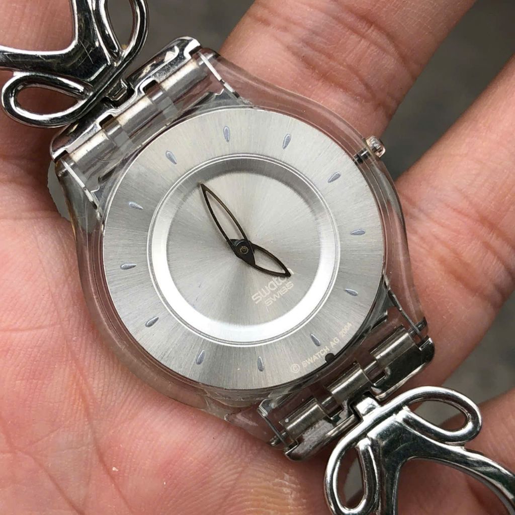 Đồng hồ Nữ Swatch swiss Skin siêu mỏng lắc đep