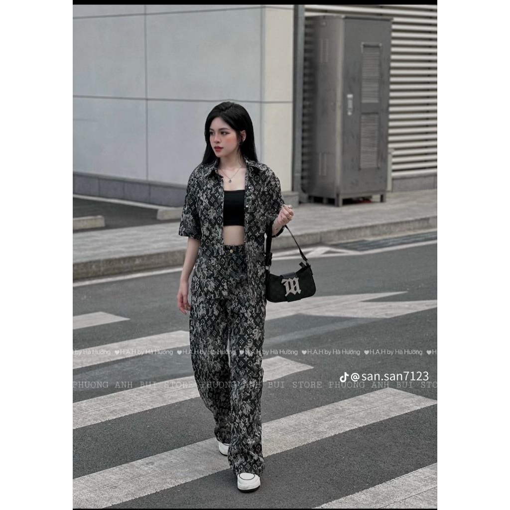 Bộ set áo sơ mi tay ngắn và quần ống suông họa tiết (Loungewear/Casual Pajama Set).
