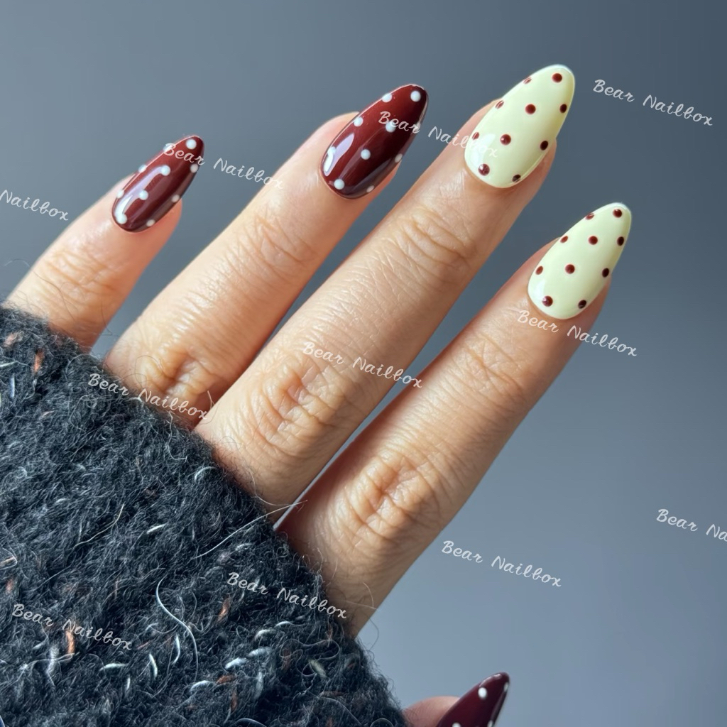 B146 Nailbox vàng pastel phối NÂU chấm bi bear nailbox