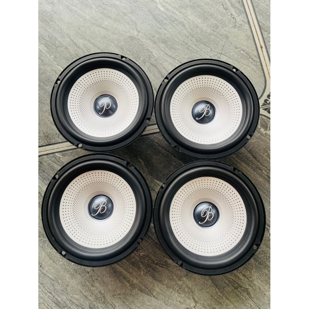 Loa Burmester phiên bản màu trắng - giá 1 đôi