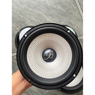 Loa Burmester phiên bản màu trắng - giá 1 đôi