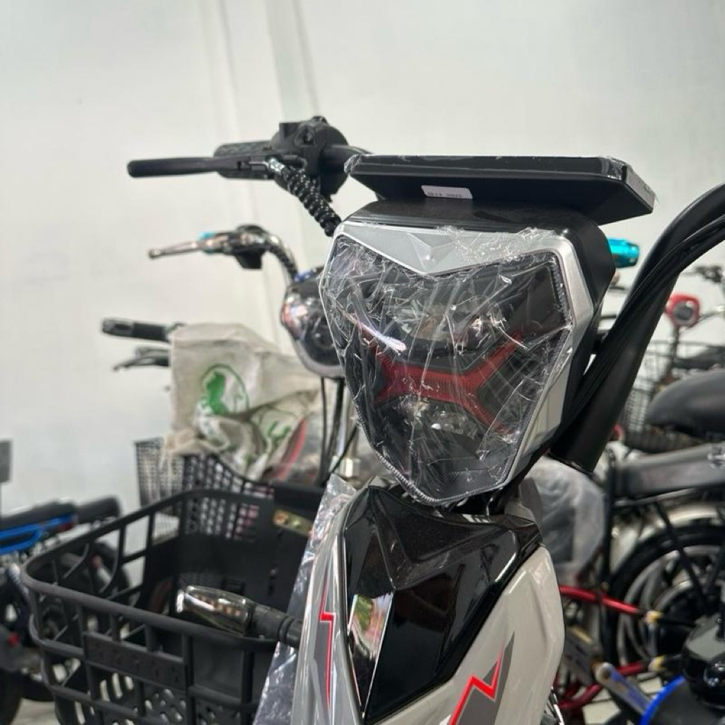 Đèn Xe 133s Và M133pro Siêu Sáng 2 Cầu Tạo Ánh Sáng Mạnh Mẽ An Toàn Ban Đêm Giúp Quan Sát Rõ Ràng Hơ