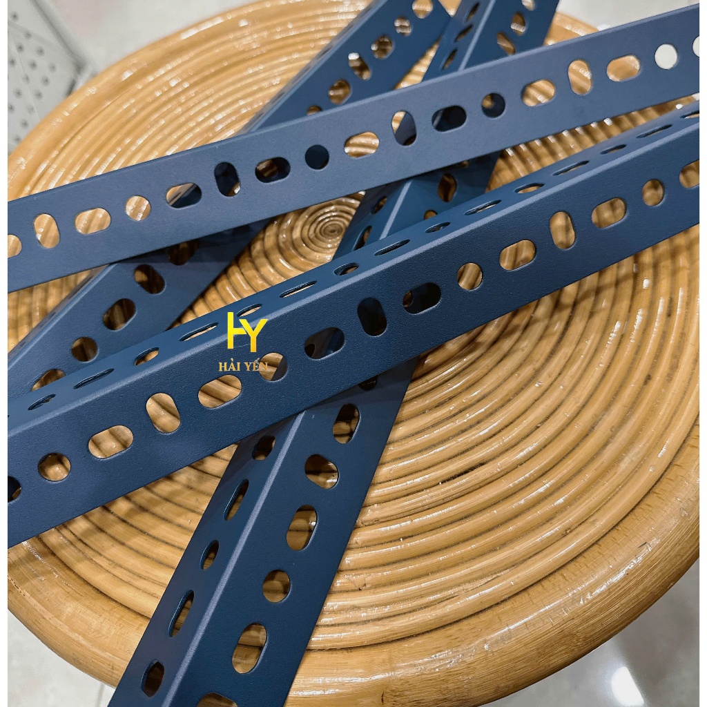 Sắt V3x3 lỗ (màu xanh ánh kim) - lắp kệ sắt V lỗ, Thanh Sắt V Lỗ 3x3 Đa Năng Lắp Kệ Sơn Sắt Tĩnh Điệ