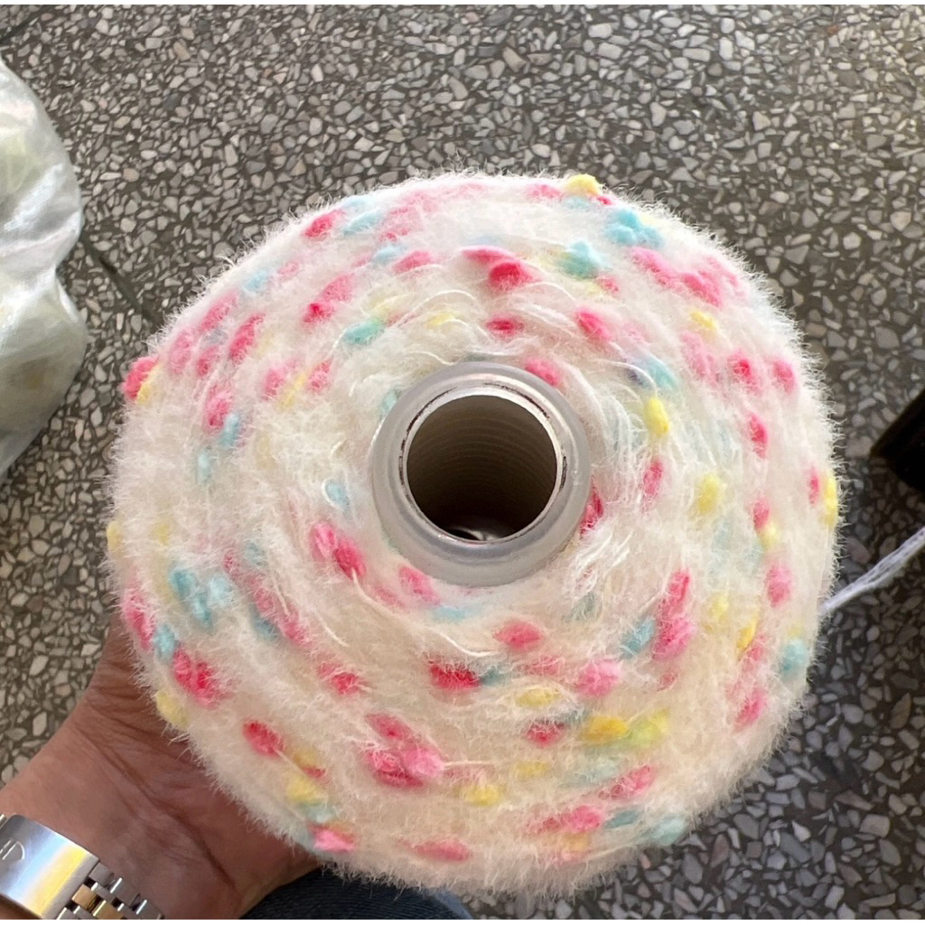 LEN CLOUD CANDY CHẬP &POM POM CẦU VỒNG TRẮNG KEM 500g 6 sợi