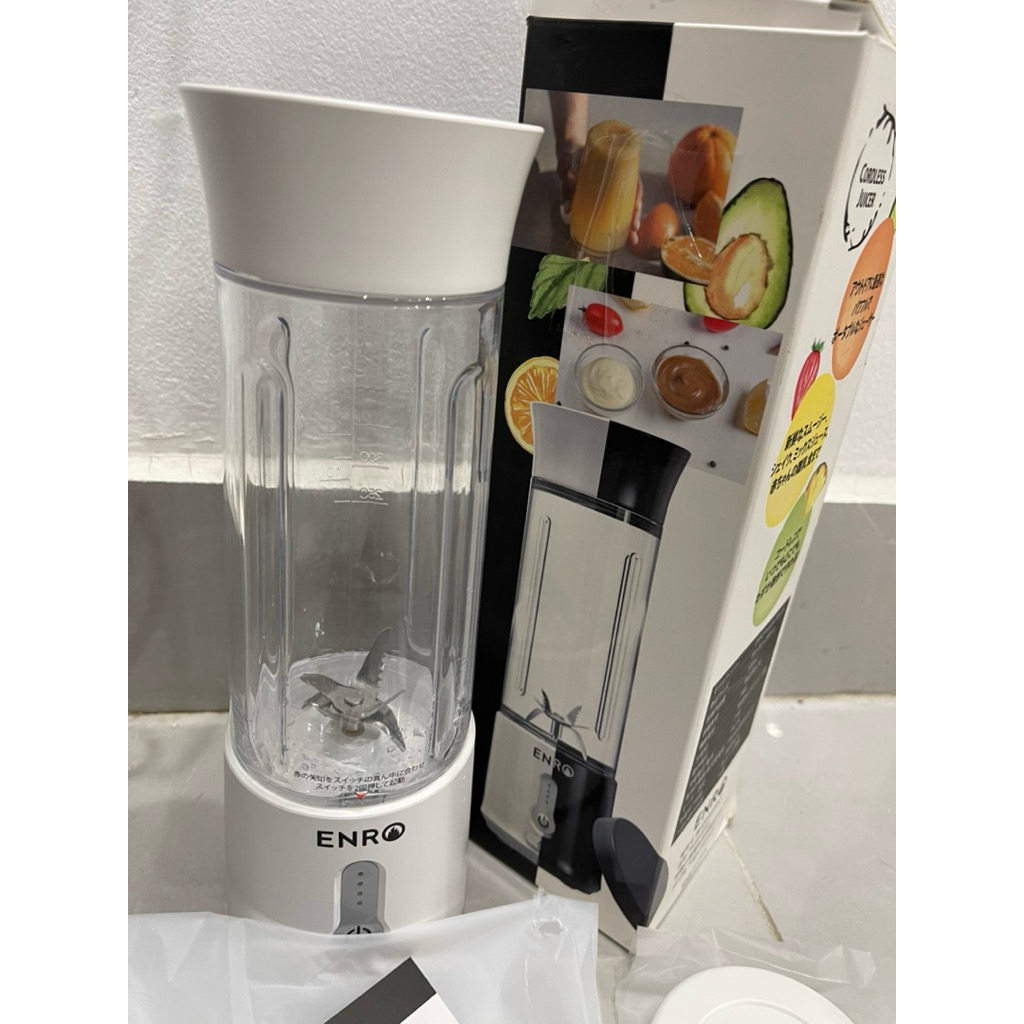 Máy xay sinh tố cầm tay sạc điện (Cordless Juicer/Portable Blender) của thương hiệu ENRO