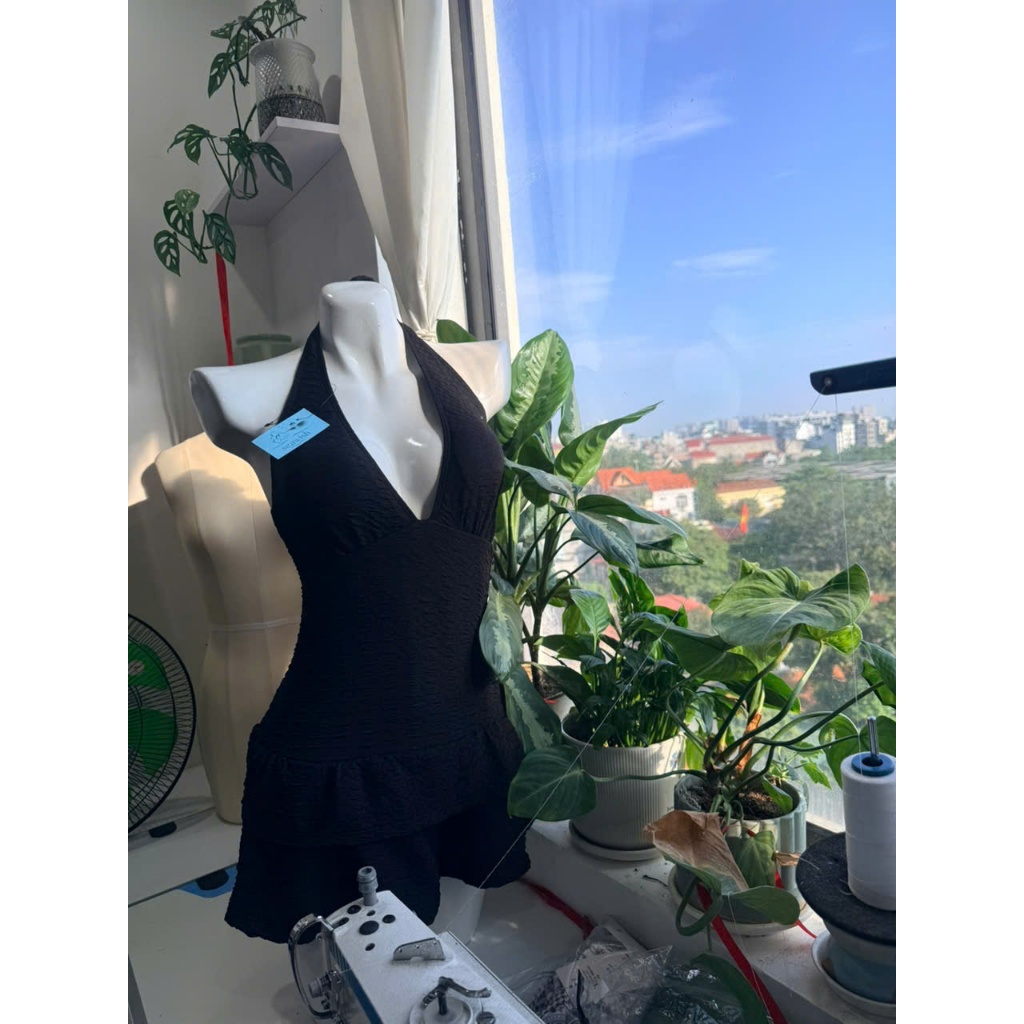 (ảnh thật) Đồ Bơi Liền Thân Dáng Váy Màu Đen Cổ Yếm, Bikini 1 Mảnh Giấu Bụng, Đồ Tắm Biển Đi Biển Nữ | BigBuy360 - bigbuy360.vn
