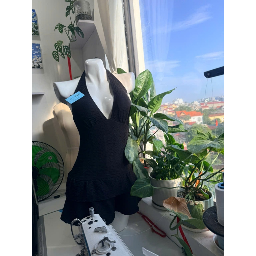 (ảnh thật) Đồ Bơi Liền Thân Dáng Váy Màu Đen Cổ Yếm, Bikini 1 Mảnh Giấu Bụng, Đồ Tắm Biển Đi Biển Nữ | BigBuy360 - bigbuy360.vn