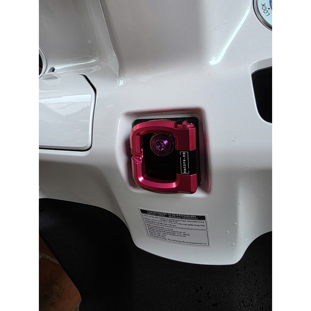 Adapter móc treo CNC cho xe điện Yadea VELAX, VOLTGUARD