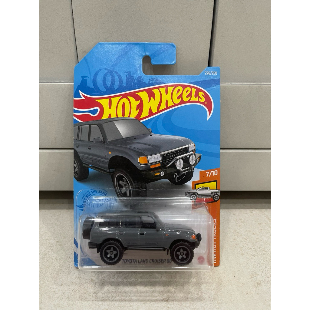 Xe mô hình đồ chơi cơ bản Hotwheels 1:64 - Toyota Land Cruiser 80