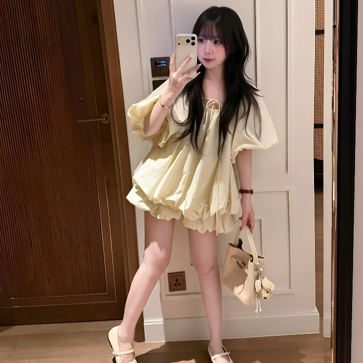 Set Váy Áo Dáng Bí Phồng Thắt Dây Nơ Cổ Chất Liệu Thô Gió Nhăn Màu Be | BigBuy360 - bigbuy360.vn