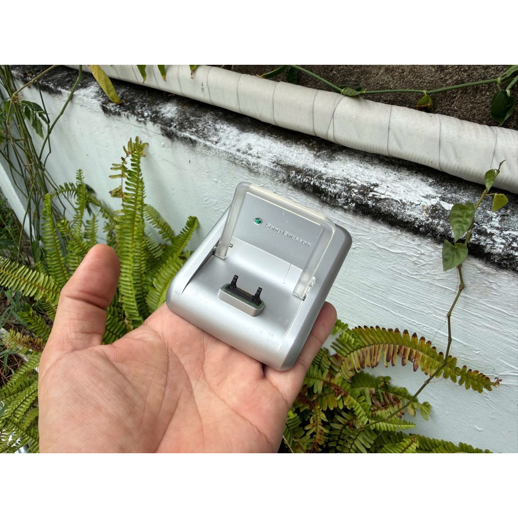 Dock sạc cho sony ericsson p990i (CDS-60)