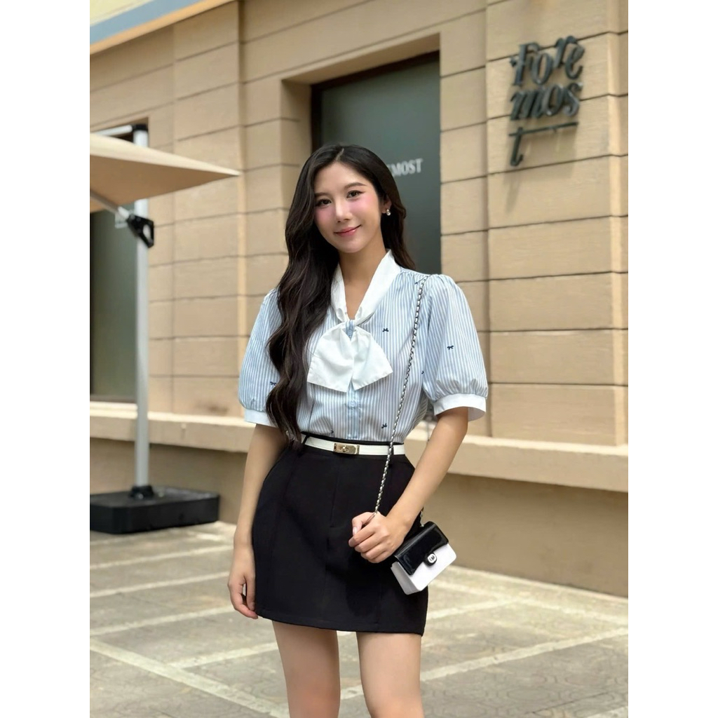 Áo sơ mi lụa cổ nơ phối màu thiết kế