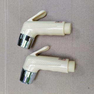 2 cái; Đầu vòi xịt nhựa, xịt vệ sinh bồn cầu