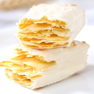 Bánh xốp  Việt quất + phủ nhân sữa (bibizan)