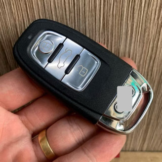 Vỏ remote smartkey Audi Q5 Q7