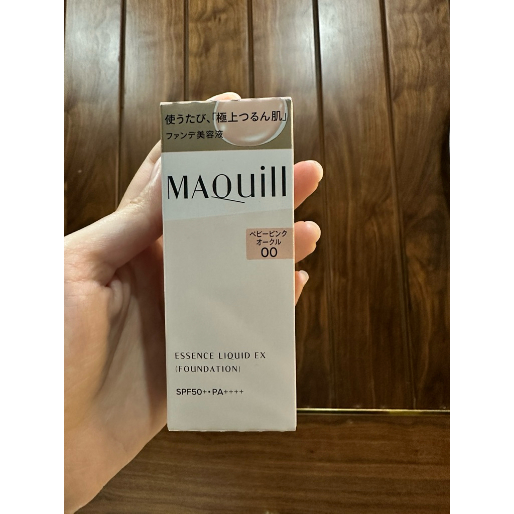 pass kem nền maquillage essence liquid