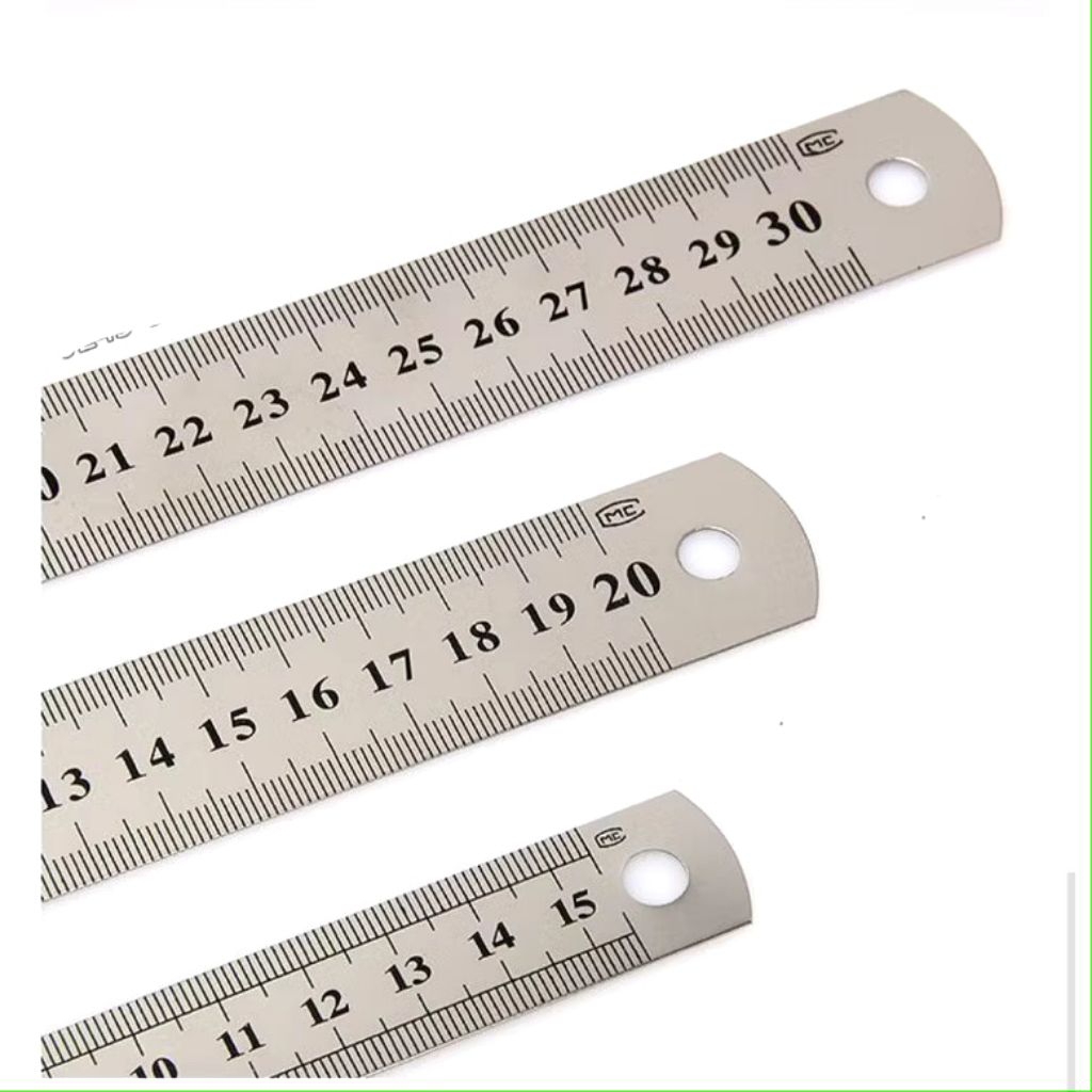 Thước kẻ sắt 30cm, dao trổ, nhíp...