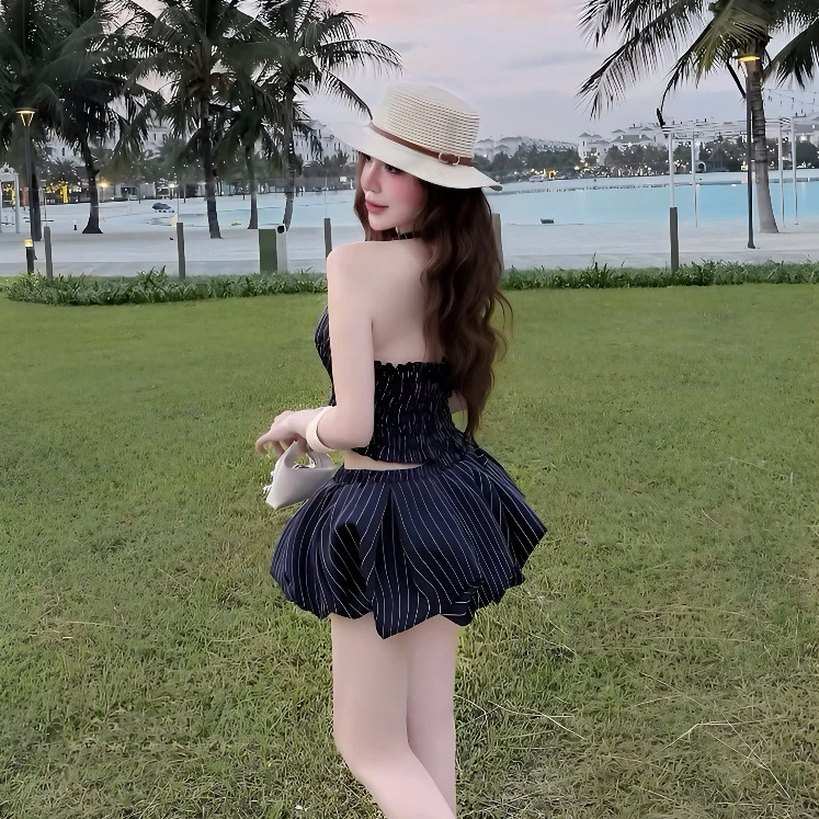 Set Kẻ Xanh Gồm Áo Cổ Yếm Có Mút Dáng Croptop + Chân Váy Bí Cạp Thấp Kẻ Sọc | BigBuy360 - bigbuy360.vn