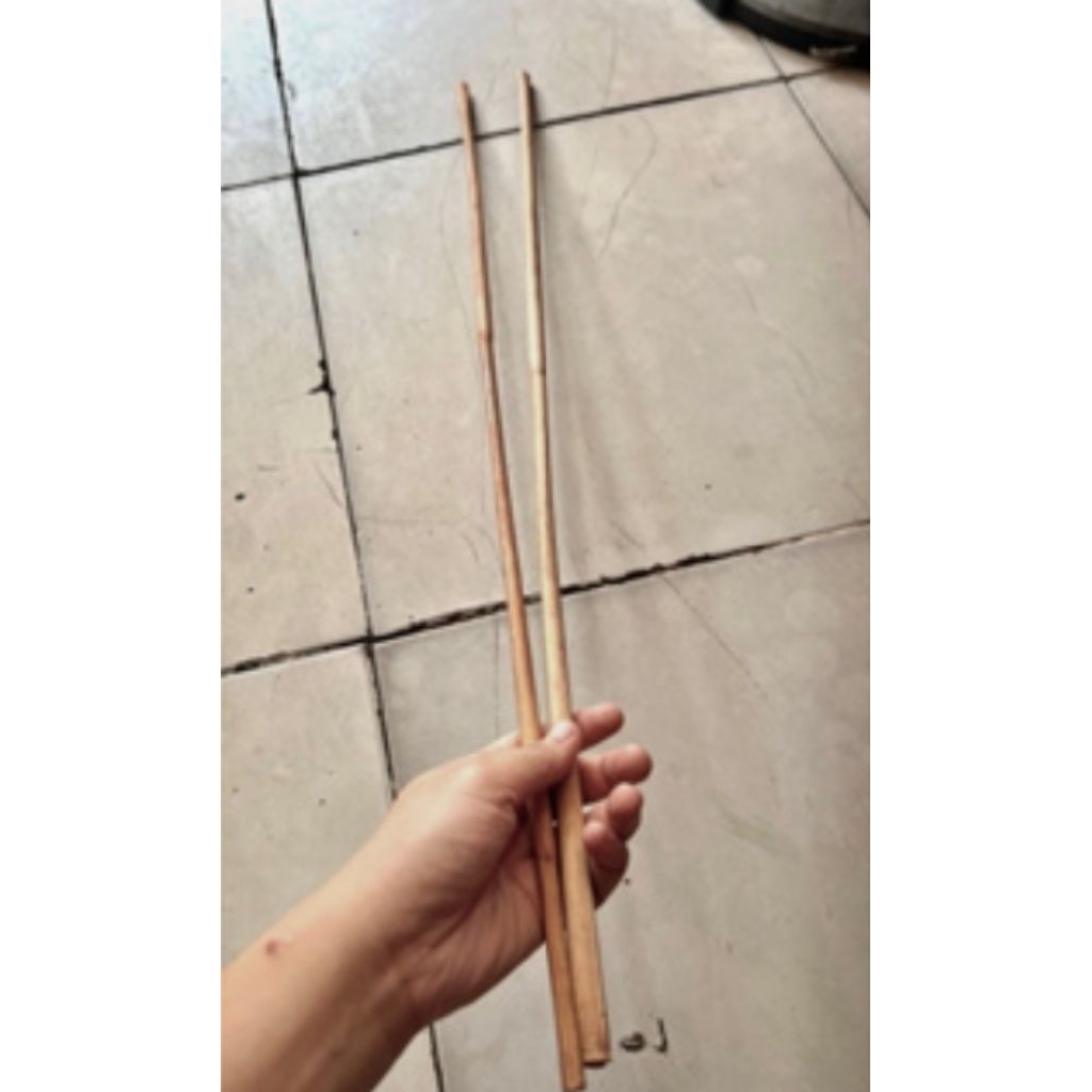 Combo 2 cây roi mây 80cm bền đẹp chắc chắn.