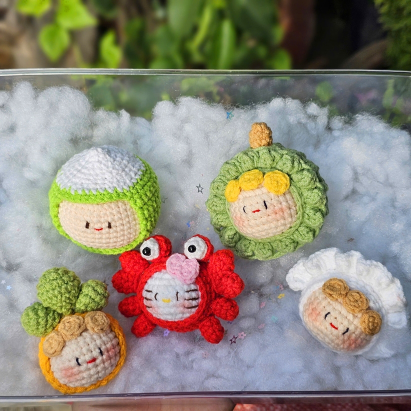 Móc khoá len cục mochi quả dâu - sầu riêng - dừa - cà rốt - con cua - mandu