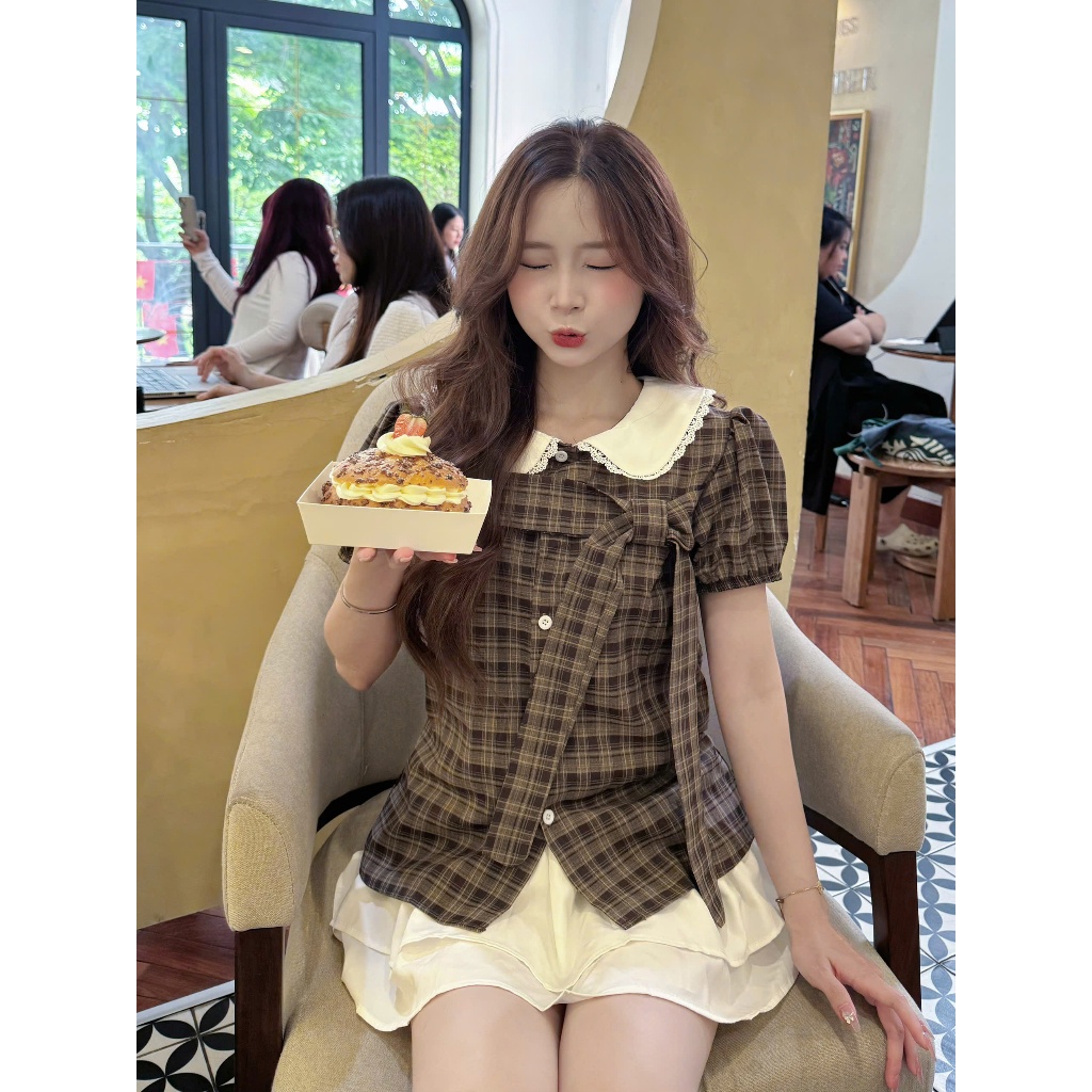 Áo sơ mi nữ kẻ caro cổ sen tay bồng thắt nơ xinh xắn che khuyết điểm eo siêu xinh AOT130 | BigBuy360 - bigbuy360.vn