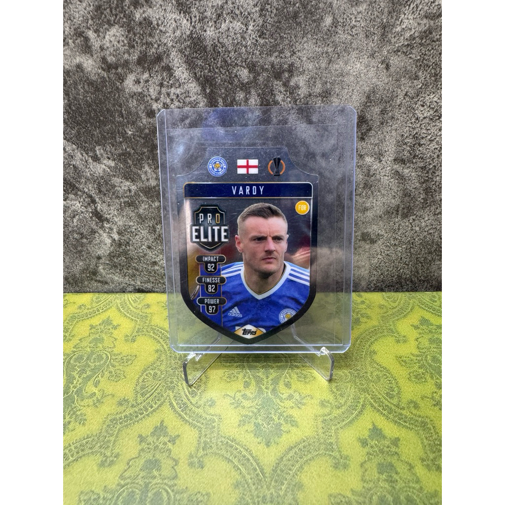 Thẻ bóng đá Topps Match Attax 2021-22 Jamie Vardy Chrome Shield