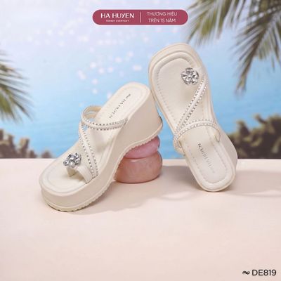Dép nữ 7cm HÀ HUYỀN, Dép bánh mì đi biển xỏ ngón đính hoa đá độn đế 7 phân - DE819