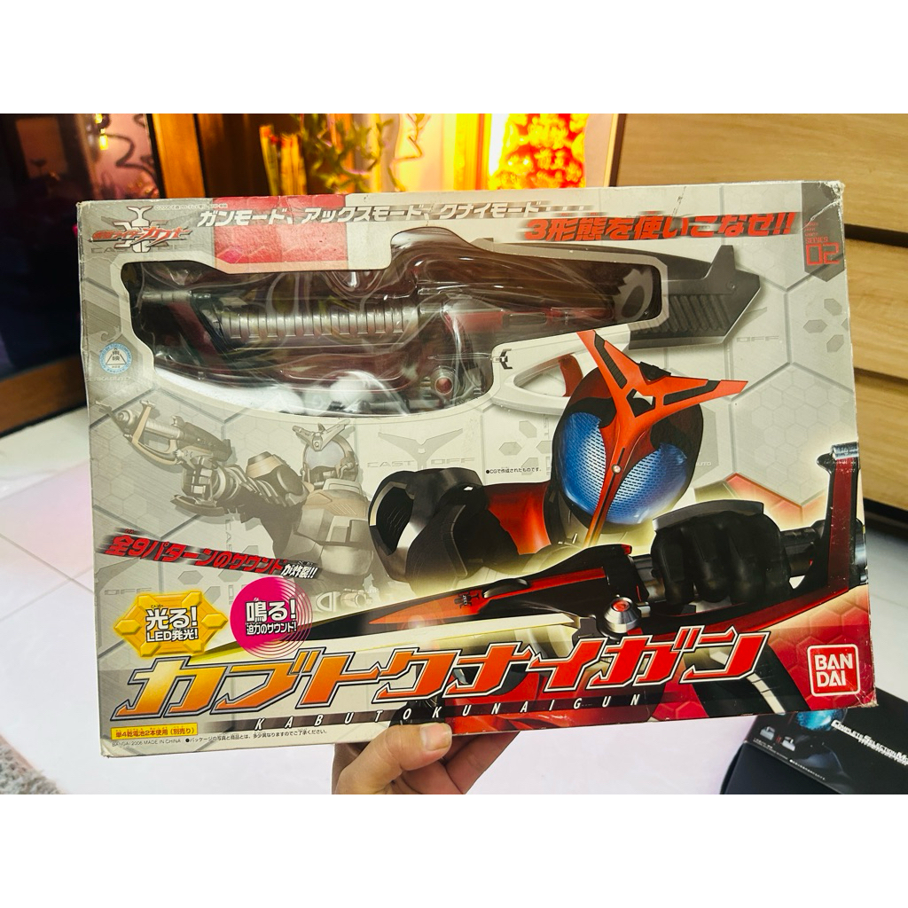 Đồ chơi siêu nhân Kamen Rider Kabuto Kunaigun Dx Bandai