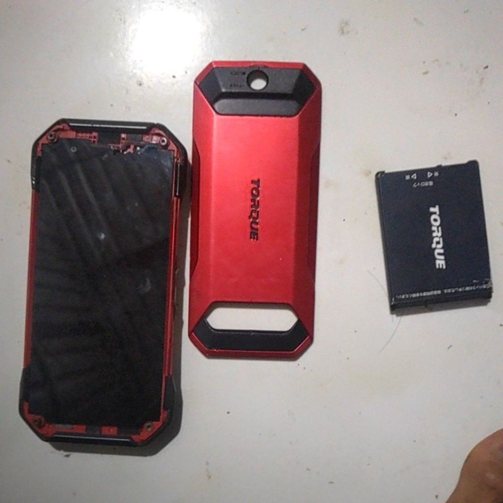xác điện thoại Kyocera G05 bị rơi mạnh hỏng không rõ tình trạng