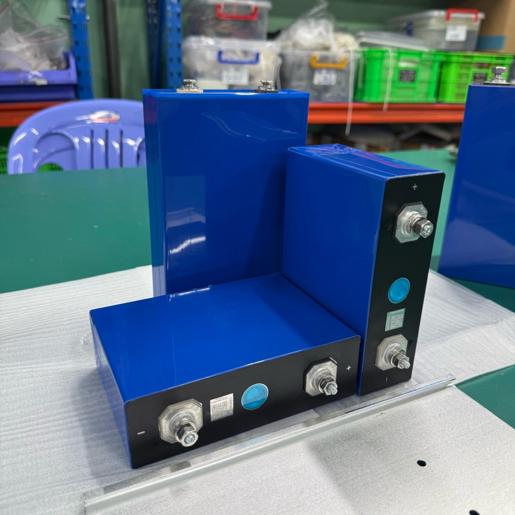 Pin 3,2v-100Ah,3,2v-105Ah,Cell Pin EVE LiFePO4 3.2V-105Ah,3.2V-100Ah,Chính Hãng,Cocq-Vat