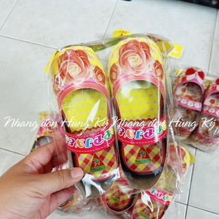Hàng mã giày trẻ em giấy