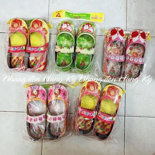 Hàng mã giày trẻ em giấy