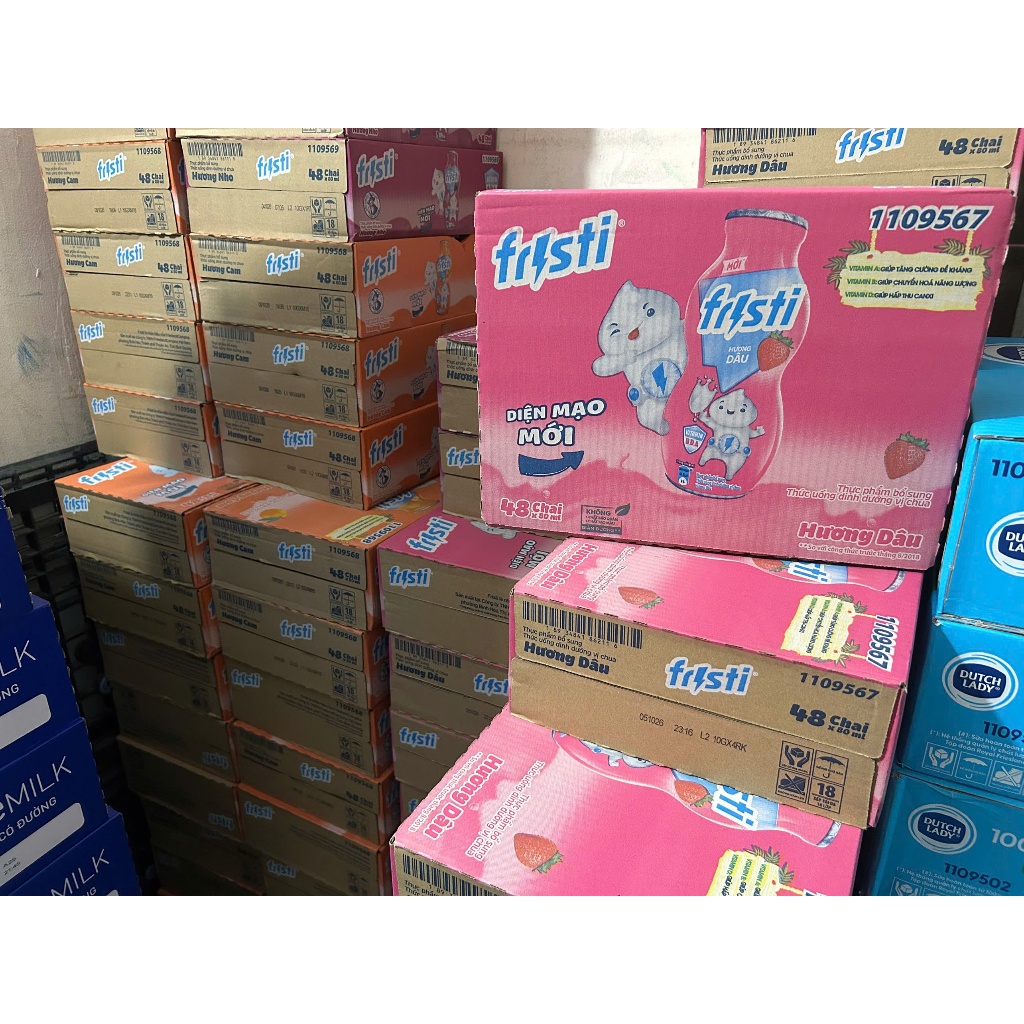 [Vị Dâu] Sữa chua uống Fristi Thùng 48 hộp x 80ml