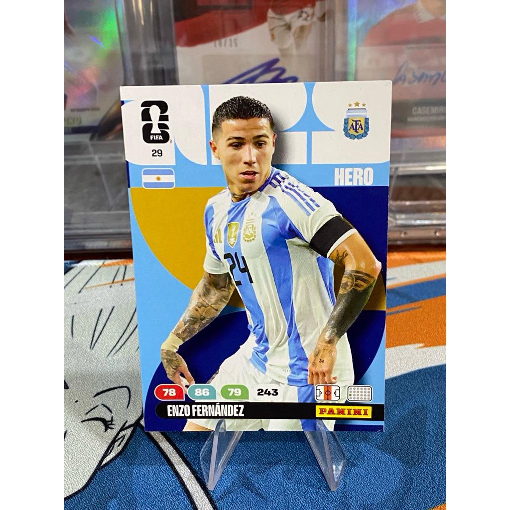 [MÙA MỚI] Thẻ Cầu Thủ Enzo Fernandez Panini World Cup 2025 Áo Argentina Base
