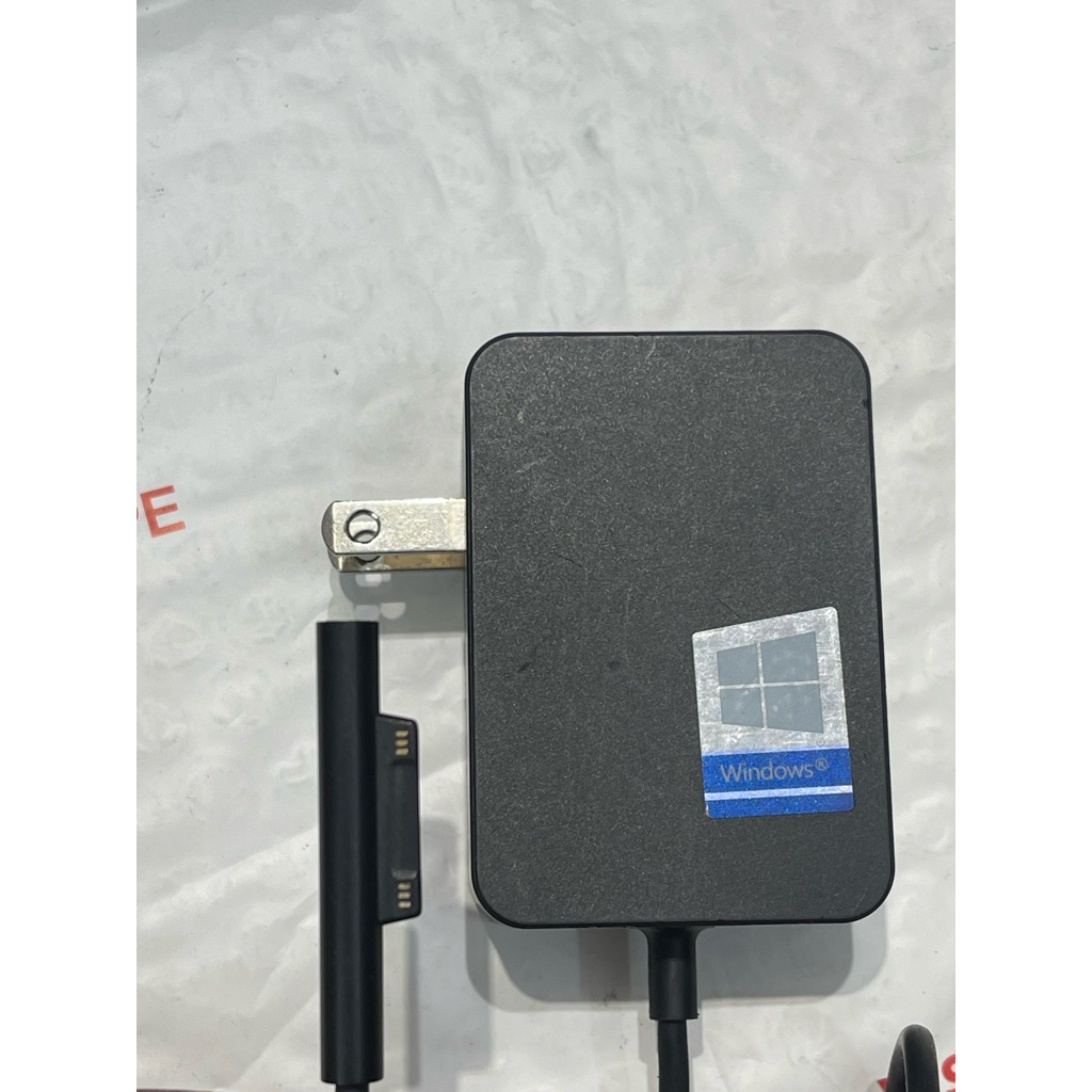 Sạc Surface 12V-2.58A và 15V-1.6A hàng cũ zin chính hãng