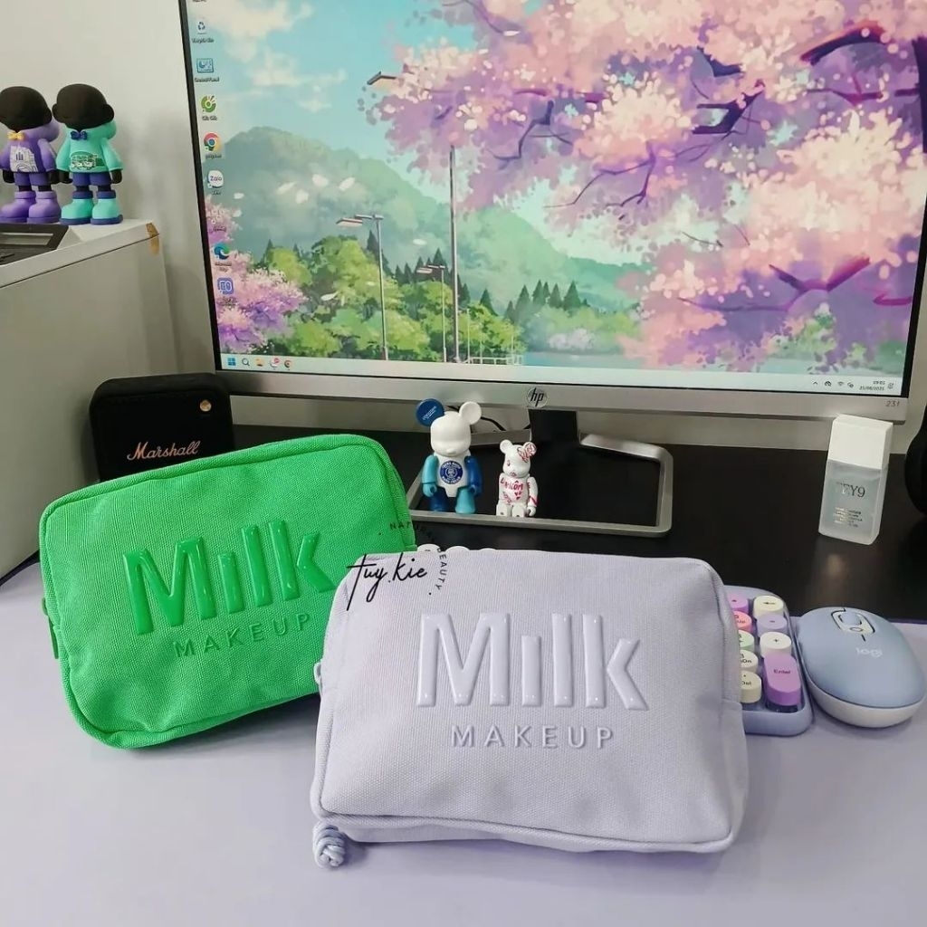 [ Gift Hãng ] Túi Mỹ Phẩm Milk Makeup Stash Cosmetic Bag Nền Xanh Lá / Nền Tím