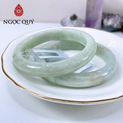 Vòng cẩm thạch A - Ngọc phỉ thúy type A bản tròn hẹ màu xanh táo nhạt ni 52-59 mm (kèm kđ type A)- Ngoc Quý