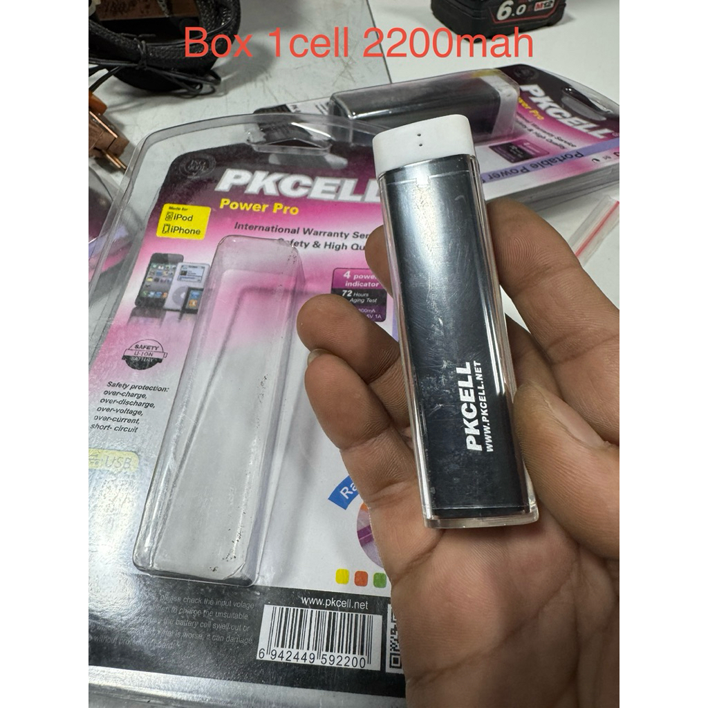 Box sạc 1cell 2200mah(giá 2 cái)