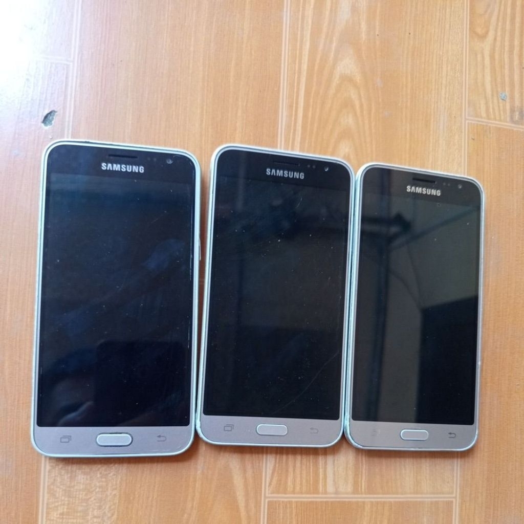 xác điện thoại Samsung j320