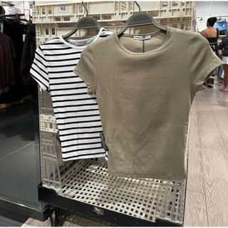 Áo thun Bershka Authentic