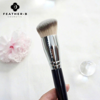 Cọ tán kem nền Feather B 132 Foundation Brush