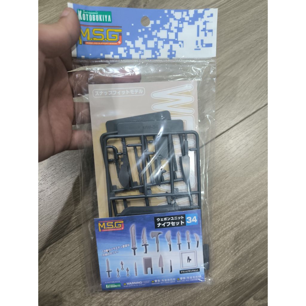Mô Hình Lắp Ráp Kotobukiya Weapon Unit 34 Knife Set
