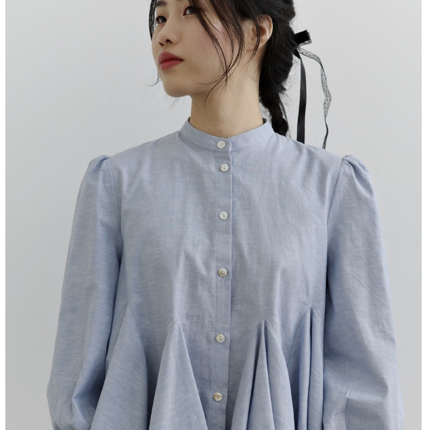 IVORYA - Áo Sơ Mi Màu Xanh Nhạt Lai Xòe Và Tay Lỡ - SH9782