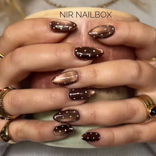 Nailbox Thiết Kế Mắt Mèo Nâu Phối Chấm Bi Trắng, Nailbox Đơn Giản, Nailbox Mắt Mèo- Nir nailbox N42